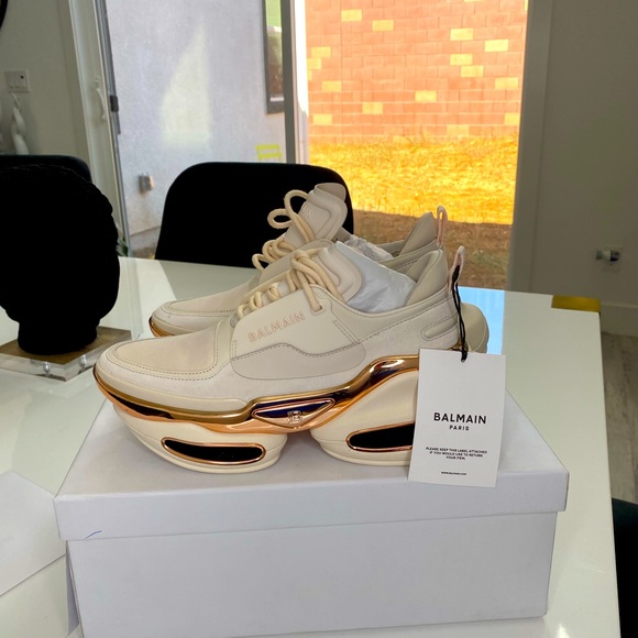 BRAND NEW WOMEN BALMAIN SIZE 38 GREAT CONDITION NEVER WORN!